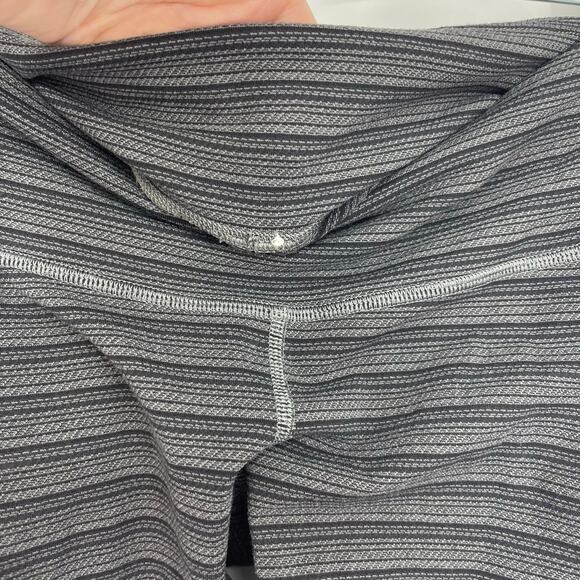 Lululemon Wunder Under Crop 21" Black Stripe Size 6 - Picture 8 of 9